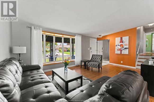1568 St Gabriel Crt, Home with 3 bedrooms, 2 bathrooms and null parking in Windsor ON | Image 16