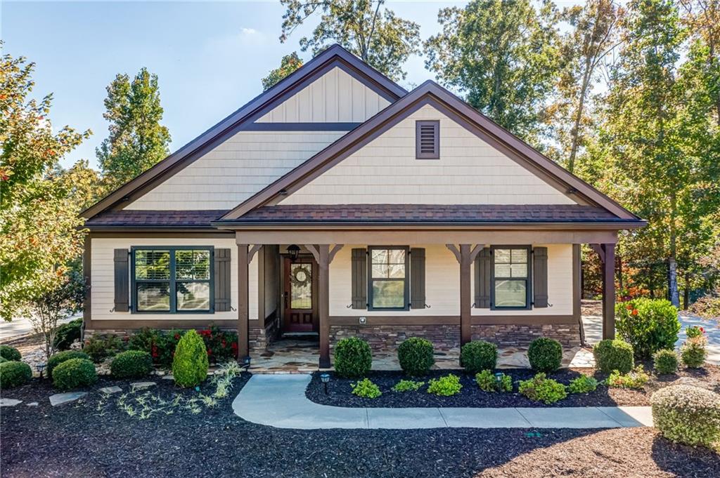 Hawks Trl, Waleska, GA 30183