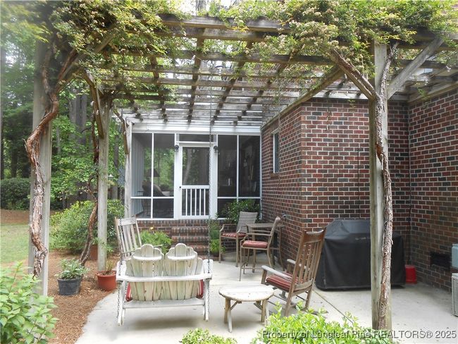 Rear/Arbor | Image 10