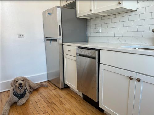 apt-32-293 E Deerpath, Lake Forest, IL, 60045-5300 | Card Image