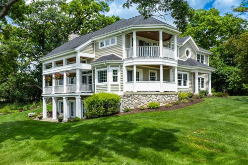 1330 Prestwick Dr, Lake Geneva, WI, 53147-4946 | Card Image