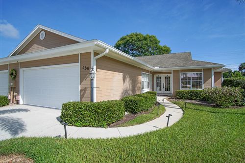 580 W Pointe Ct Sw, Vero Beach, FL, 32962-6233 | Card Image