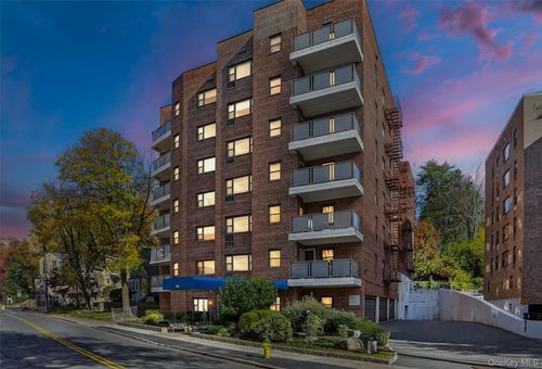 3e-111 E Hartsdale Ave, Hartsdale, NY, 10530-3218 | Card Image