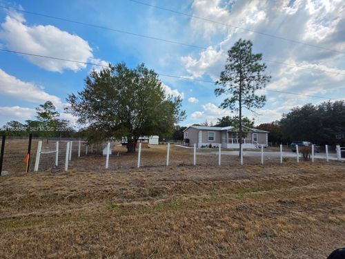 555 S Lindero St, Clewiston, FL, 33440-8235 | Card Image