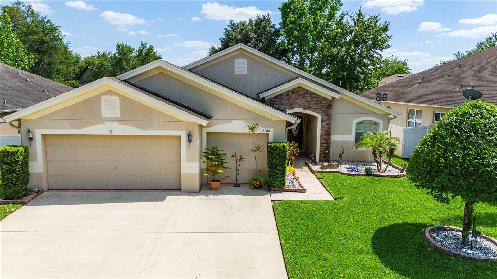 Meadow Reach Dr, Zephyrhills, FL 33541