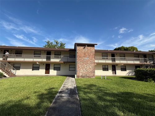 205-6040 N Shakerwood Cir, Tamarac, FL, 33319 | Card Image