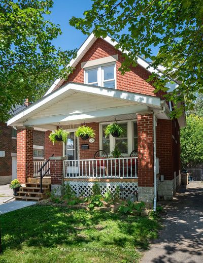 100 Emery St E, House other with 3 bedrooms, 2 bathrooms and 3 parking in London ON | Image 1