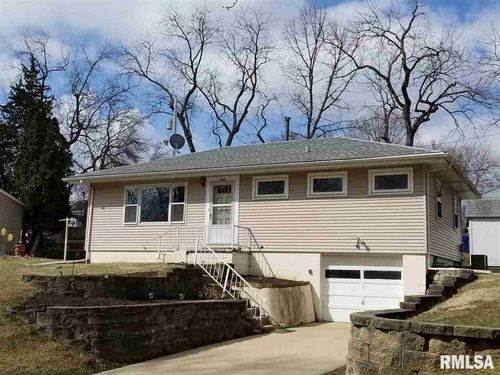 918 25th St, Bettendorf, IA, 52722-5060 | Card Image