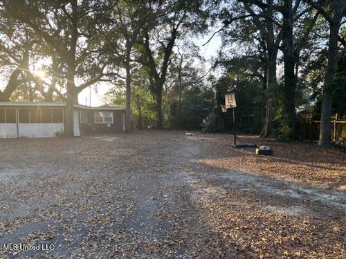 205 Hopkins Blvd, Biloxi, MS, 39530-2942 | Card Image
