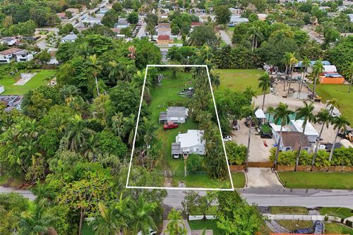 477 Ne 154th St, Miami, FL, 33162-5025 | Card Image