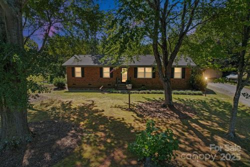 2312 Honeycutt Simpson Rd, Monroe, NC, 28110-1410 | Card Image