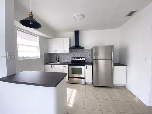 5-120 Ne 55th St, Miami, FL, 33137-2469 | Card Image