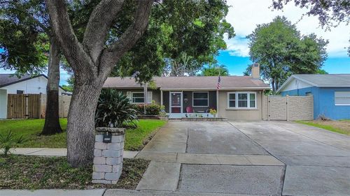 8255 82nd Ave, SEMINOLE, FL, 33777-3637 | Card Image