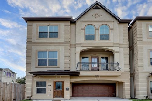 2401 Radcliffe St, Houston, TX, 77007-1131 | Card Image