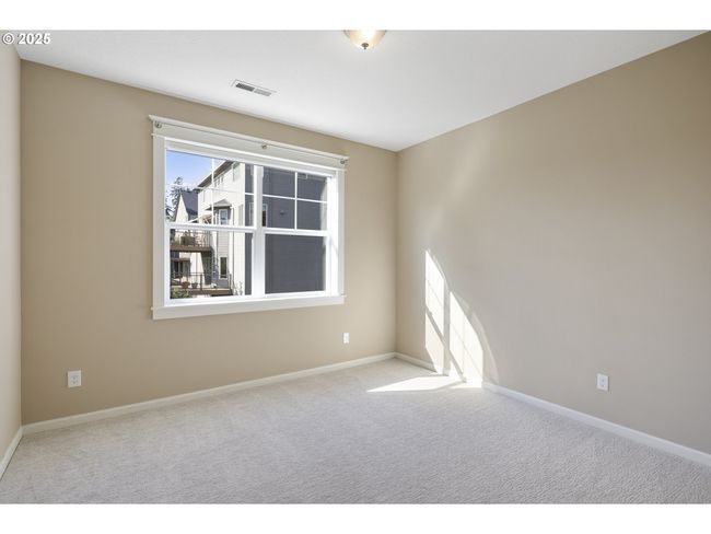 23073 Bland Cir, House other with 5 bedrooms, 3 bathrooms and 3 parking in West Linn OR | Image 33