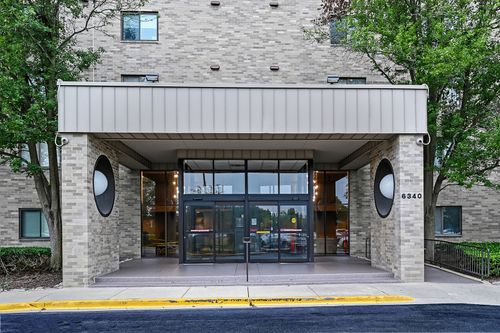 414-6340 Americana Dr, Willowbrook, IL, 60527-2246 | Card Image