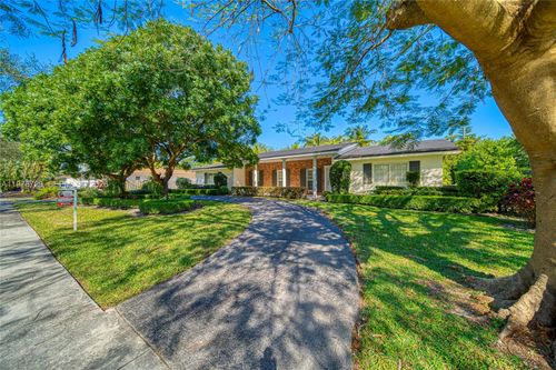 7745 Sw 144th St, Palmetto Bay, FL, 33158-1563 | Card Image