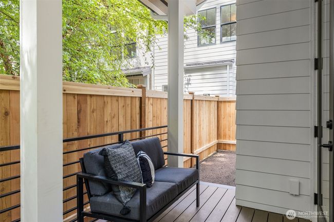 12837 Ne 91 St St, House other with 2 bedrooms, 3 bathrooms and null parking in Kirkland WA | Image 19