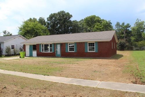 1912 S Lowe St, Stuttgart, AR, 72160-6619 | Card Image