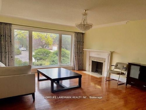 26 Manorcrest Dr, North York, ON, M2N5K1 | Card Image