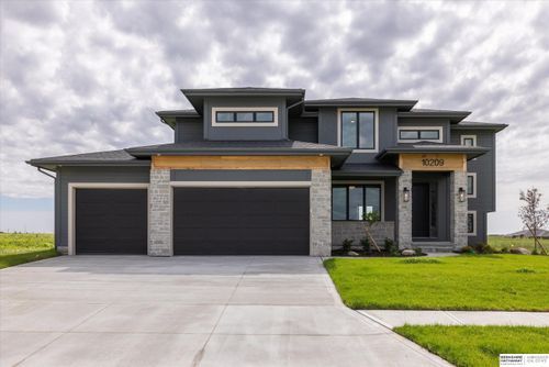 10209 S 214th St, Gretna, NE, 68028-3656 | Card Image