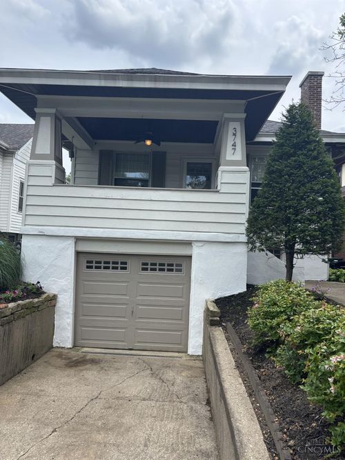 3747 Aylesboro Ave, Cincinnati, OH, 45208-1707 | Card Image