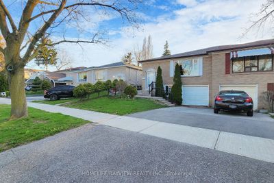 MAIN - 14 Crispin Cres, Home with 3 bedrooms, 1 bathrooms and 2 parking in North York ON | Image 2