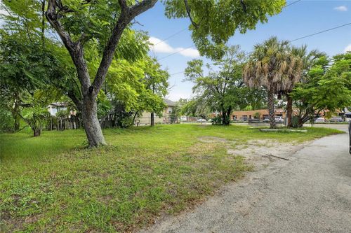 411 E Dr Martin Luther King Jr Blvd, TAMPA, FL, 33603-3805 | Card Image