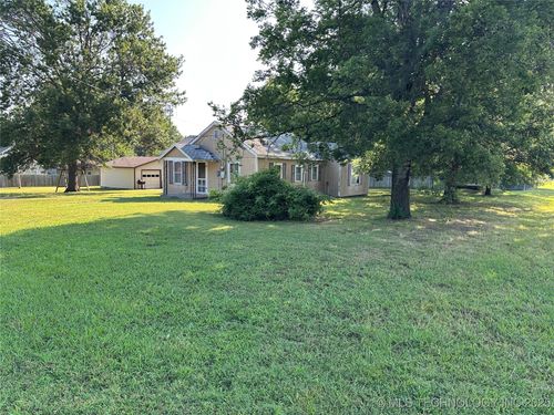 1209 S Powell Ave, Wagoner, OK, 74467-7626 | Card Image