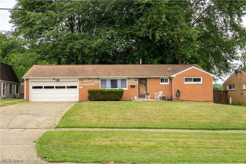 121 Florence Avenue, Alliance, OH, 44601 | Card Image