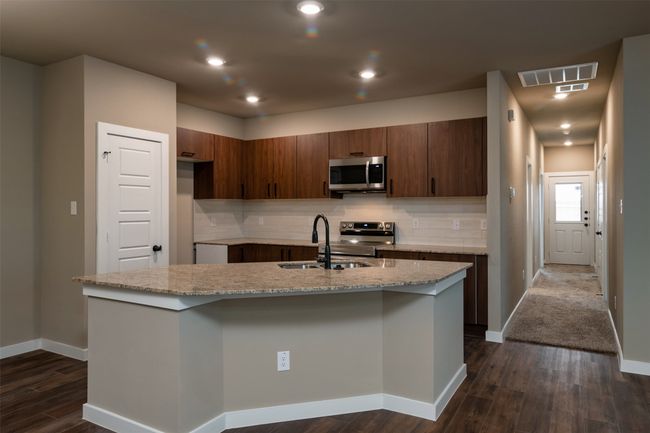 624 Harvest Moon Dr, Home with 3 bedrooms, 2 bathrooms and null parking in Venus TX | Image 7