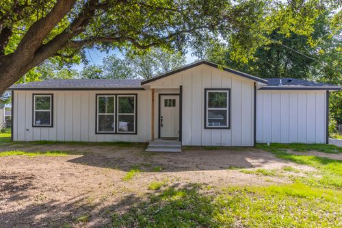 112 S Lakeview Dr, Lacy Lakeview, TX, 76705-1855 | Card Image