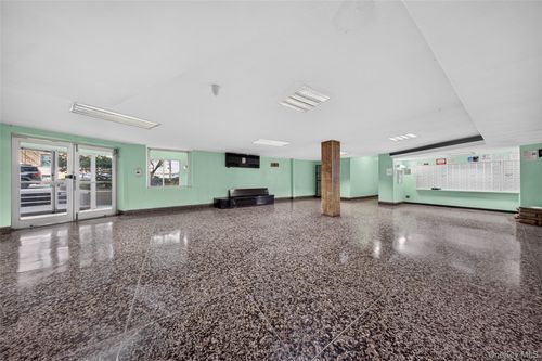 3r-42-25 80th Street, New York, NY, 11373 | Card Image