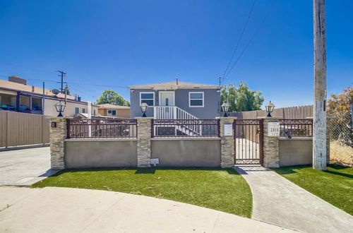 2016 E 10th St, National City, CA, 91950-3817 | Card Image