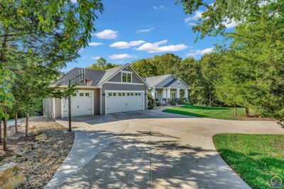 1035 Sw Indian Hills Rd, House other with 5 bedrooms, 3 bathrooms and null parking in Topeka KS | Image 1