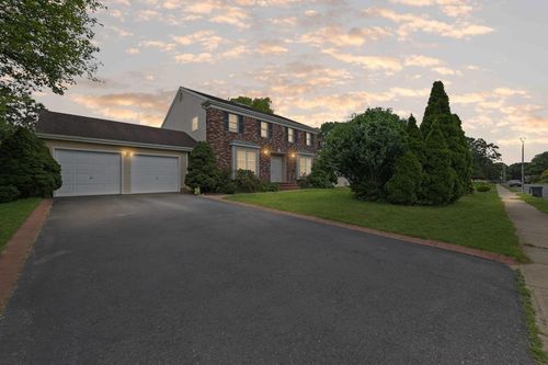30 Ashford Dr, Bohemia, NY, 11716-3958 | Card Image