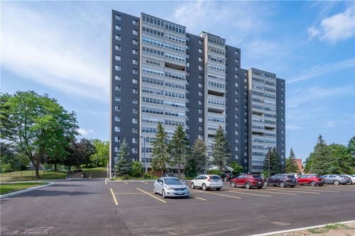 803-225 Harvard Pl, Waterloo, ON, N2J4H4 | Card Image