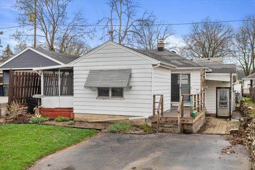 830 S 92nd St, WEST ALLIS, WI, 53214-2743 | Card Image