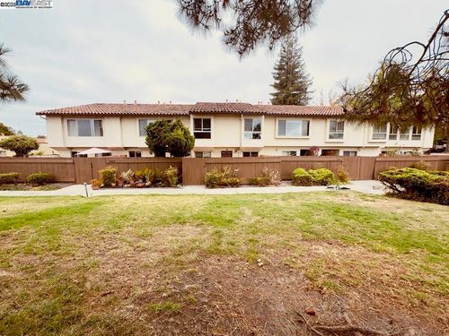 2253 Kalenda Cmn, Fremont, CA, 94539-4427 | Card Image