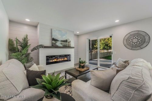 3089 E Lake Forest Dr, Hayden Lake, ID, 83835-9538 | Card Image