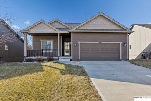 8006 S 190th Street, Omaha, NE, 68136 | Card Image