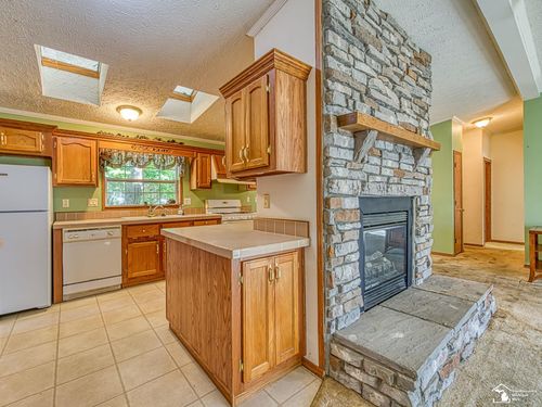 2863 3rd St, Monroe, MI, 48162-4309 | Card Image