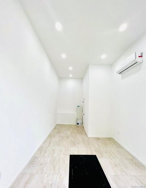 547 E 137th Street, New York, NY, 10454 | Card Image