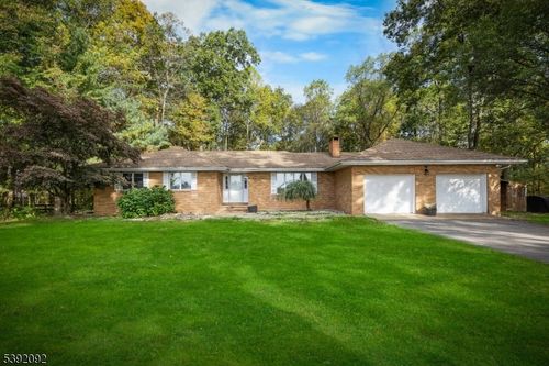 12 Baker Rd, Pittstown, NJ, 08867-4030 | Card Image