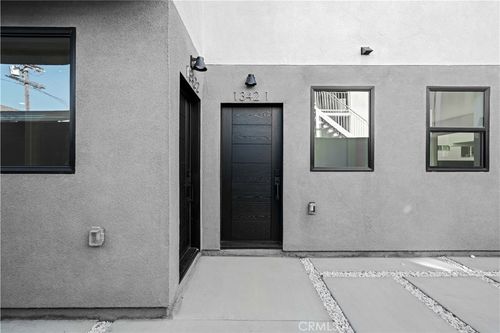 1-1342 N Kingsley Dr, Los Angeles, CA, 90027-5704 | Card Image