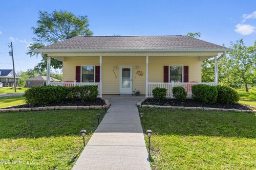 9506 Fournier Ave, D'Iberville, MS, 39540-5429 | Card Image