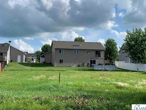 2574 Stony Creek Dr, Owatonna, MN, 55060-2558 | Card Image