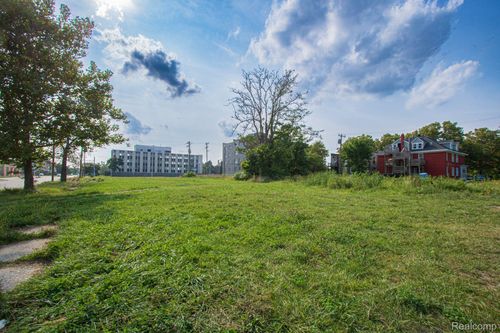 45 E Euclid St, Detroit, MI, 48202-2209 | Card Image