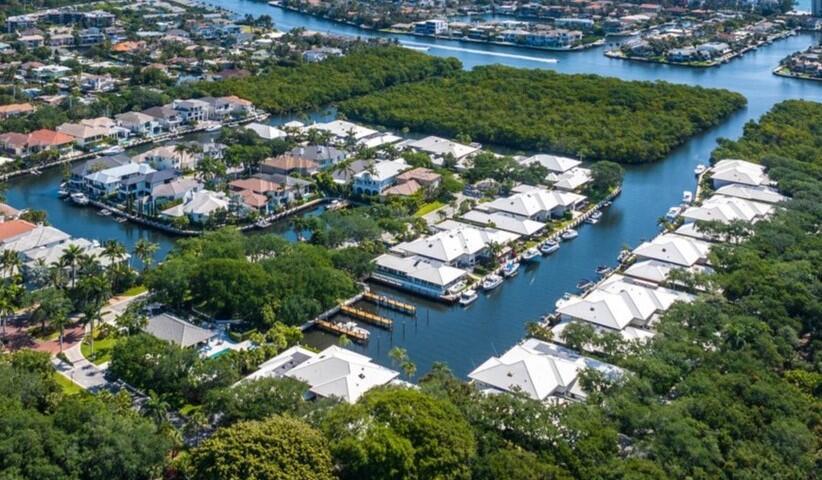 Boca Marina Cir, Boca Raton, FL 33487