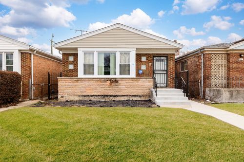 9207 S Halsted St, Chicago, IL, 60620-2717 | Card Image